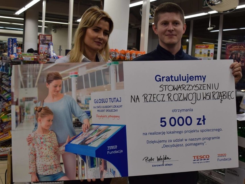 Rząbiec dostał 5 tysięcy złotych od sklepu Tesco 