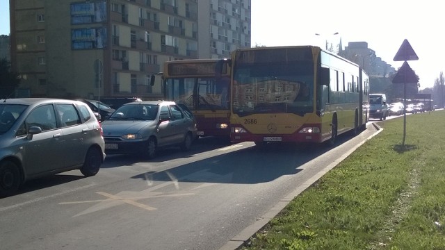 Po Kościuszki nie jeżdżą tramwaje. Autobusy stoją w korkach