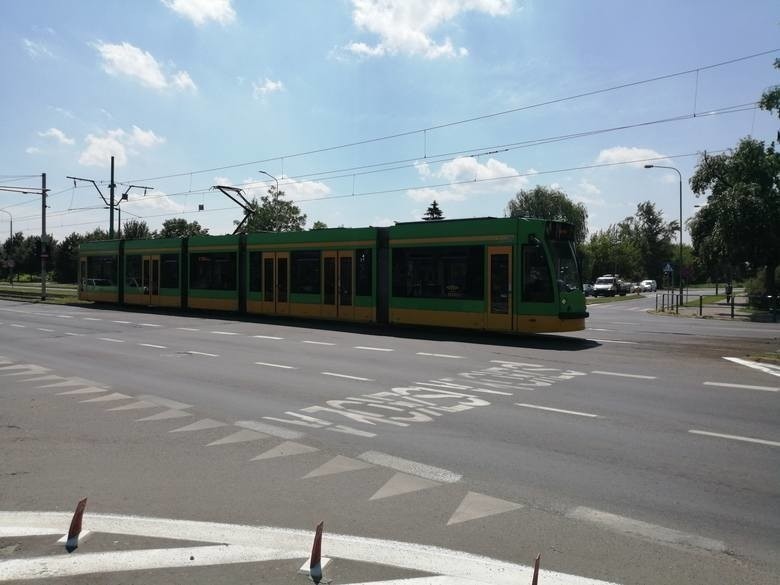 Motornicza tramwaju, który na ulicy Hetmańskiej w Poznaniu...