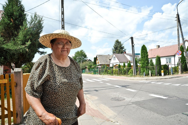 Ul. Dojnowska: Tiry jeżdżą na skróty. Mogą zerwać kable telefoniczne
