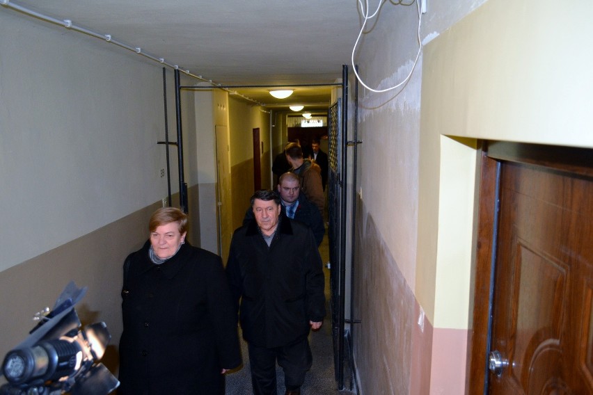 Sosnowiec: małżeństwo z Donbasu odebrało klucze od nowego mieszkania [ZDJĘCIA i WIDEO]