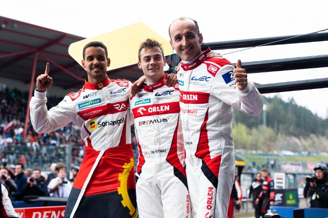 Od lewej: Portugalczyk Rui Andrade, Louis Deletraz ze Szwajcarii i nasz Robert Kubica po wygranej na torze Spa-Francorchamps