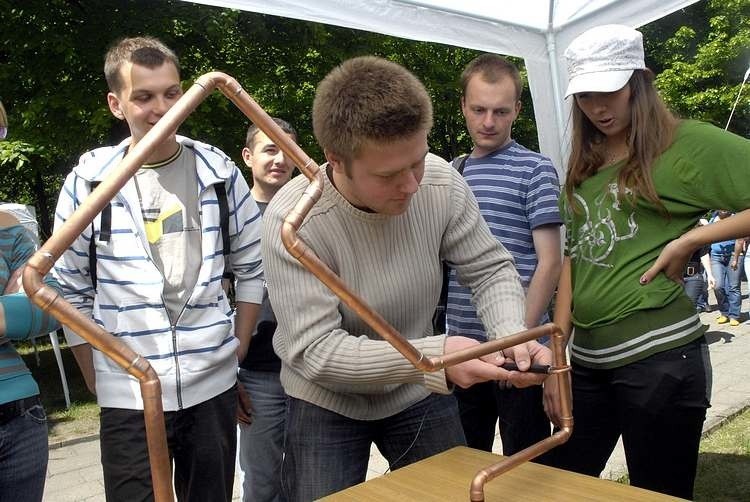 Na terenie Akademii Pomorskiej prezentowali sie miedzy...