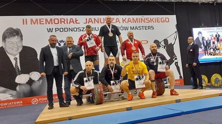 UKS Atleta Ostrołęka. Karol Janczewski z dobrym wynikiem w II Memoriale Janusza Kamińskiego w Podnoszeniu Ciężarów Masters 13.11.2021