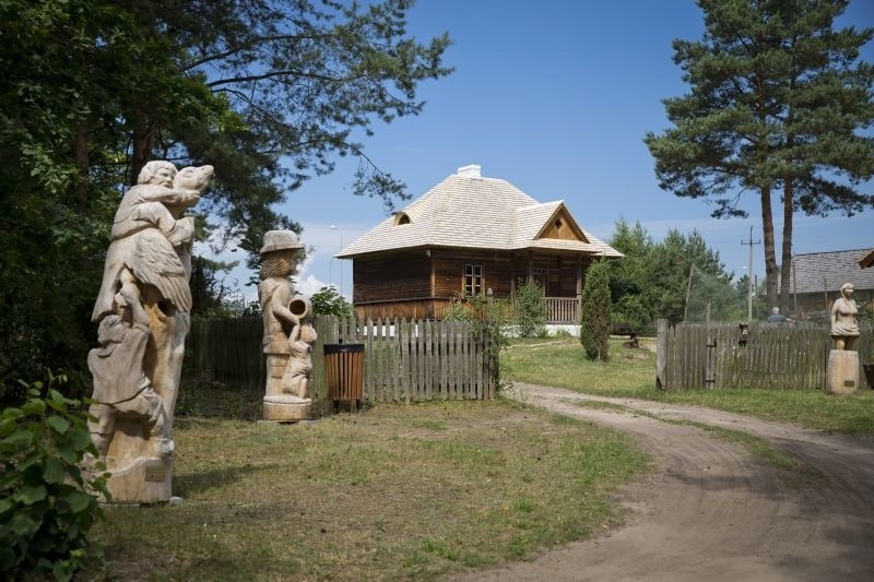 Białostockie Muzeum Wsi. Strzechy w chałupach już nie są dziurawe (zdjęcia)