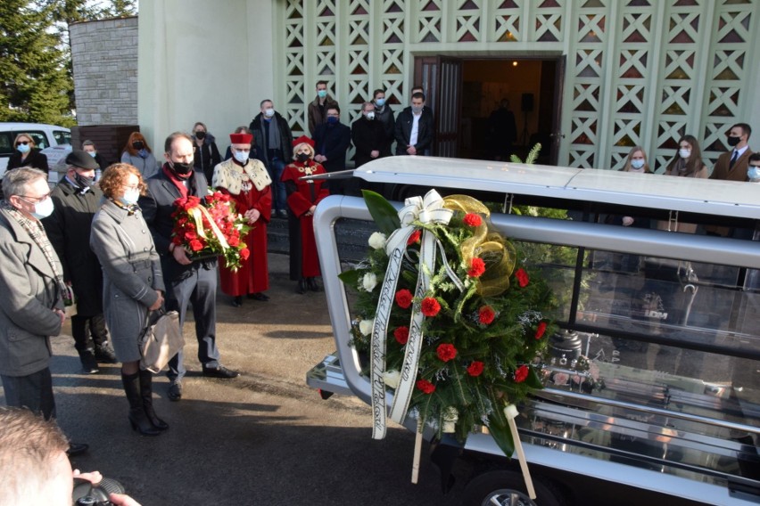 Oddali ciała do badań naukowych jako pierwsi w Kielcach. W środę odbył się uroczysty pogrzeb [WIDEO, ZDJĘCIA]