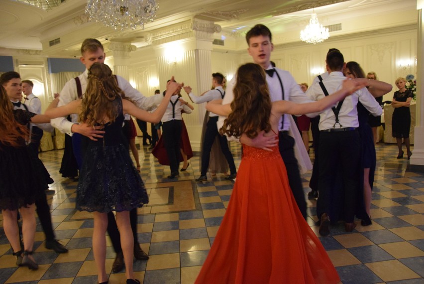 Studniówka 2019 Bal LO Mońki w Dworze Czarneckiego [ZDJĘCIA, WIDEO]