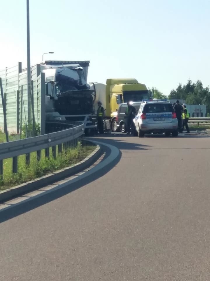 W wyniku zdarzenia jedna osoba została przetransportowana do...