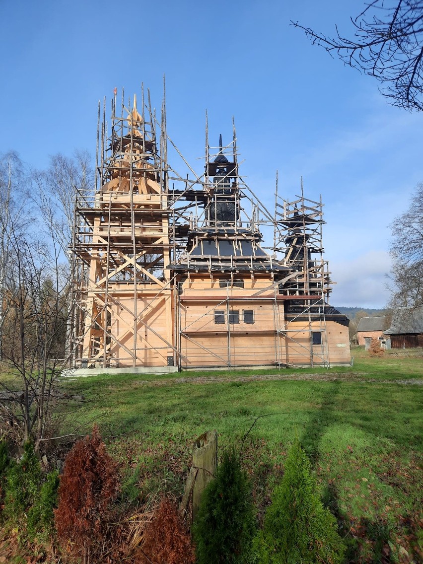 Budowa cerkwi w Gładyszowie - tegoroczny etap prac został już zamknięty. Budowlańcy wrócą wiosną, by dokończyć dach