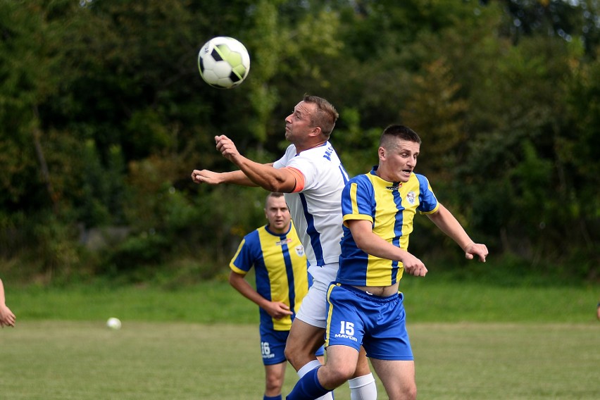 Klasa B Krosno 5. Wisłoka Niegłowice - Dragon Nowy Glinik 2:2 [ZDJĘCIA]