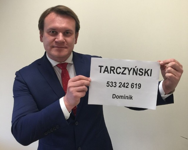 Dominik Tarczyński prezentuje swój osobisty numer telefonu, pod którym jest dostępny dla wyborców z całego województwa.