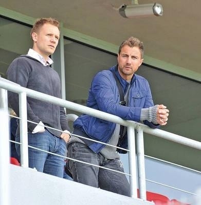 Tomasz Rząsa (z lewej) zaprosił na stadion Cracovii Jerzego Dudka Fot. Michał Klag