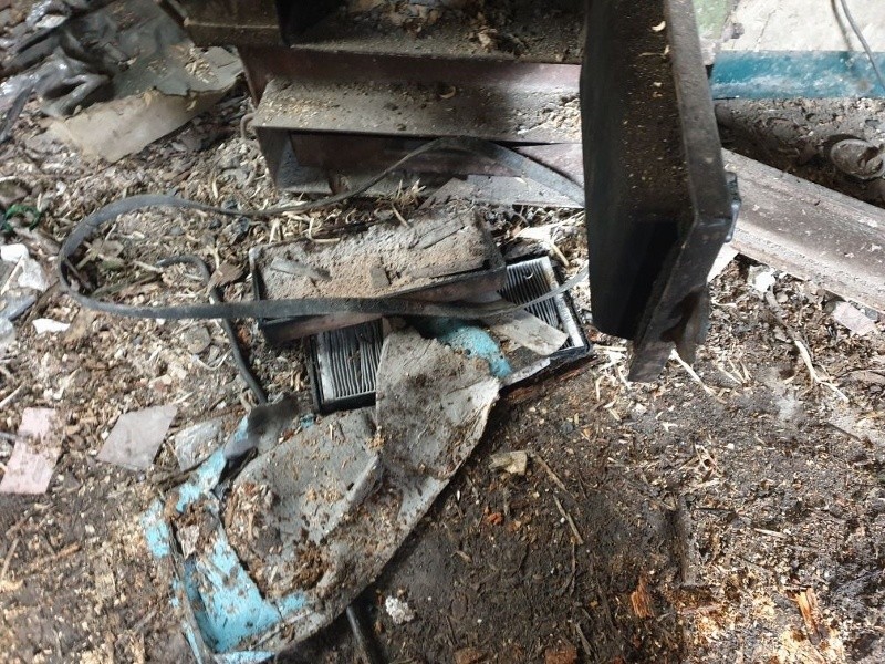 Właściciel firmy w Radomiu palił w piecu platikowe części samochodowe i podkłady kolejowe. Namierzył go dron Straży Miejskiej