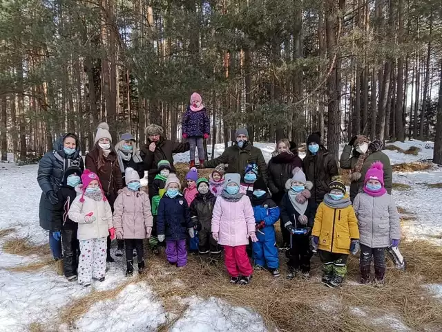 Zarząd Okręgowy PZŁ w Słupsku wraz z OHZ Dretyń zorganizował dla dzieci ze Szkoły Podstawowej w Dretyniu zimowe dokarmianie połączone z rozmową o zwierzynie leśnej i jej zwyczajach. Zapraszamy do obejrzenia zdjęć. 