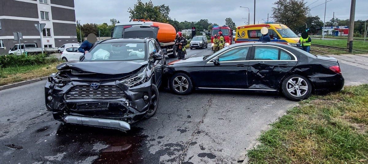 Groźny Wypadek Z Udziałem Dwóch Aut Na Szosie Bydgoskiej W Toruniu Wysoki Mandat Nowości 