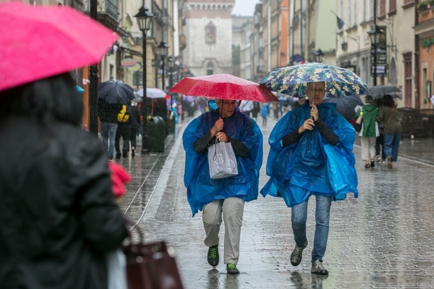 Fatalne prognozy dla Małopolski. Będzie mocno padać, mogą wylać rzeki [OSTRZEŻENIE IMGW]