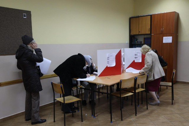 Wynik referendum jest wiążący, jeżeli wzięła w nim udział więcej niż połowa uprawnionych do głosowania osób.