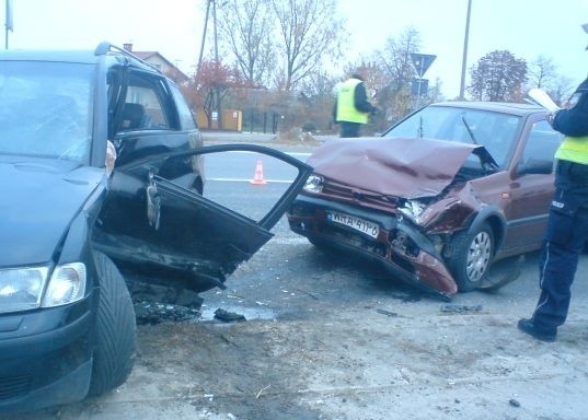 Zniszczone auta na "siódemce" pod Radomiem (zdjęcia, raport)