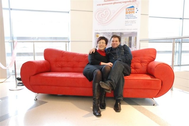 Walentynki z nto w galerii Opolanin. Dorota i Stanislaw wygrali kanape ufundowaną przez firme Euro Dom z Opola.