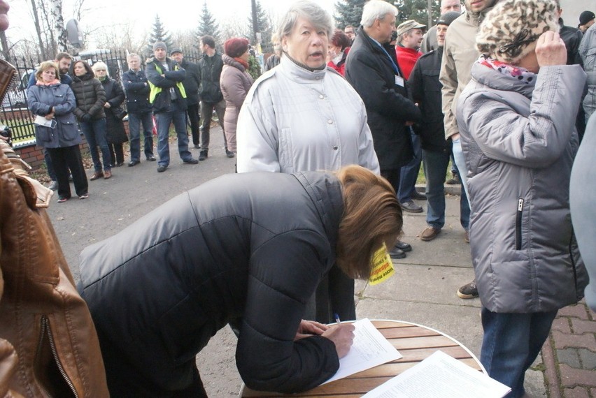 Mieszkańcy Strzemieszyc protestowali przeciwko odpadom...