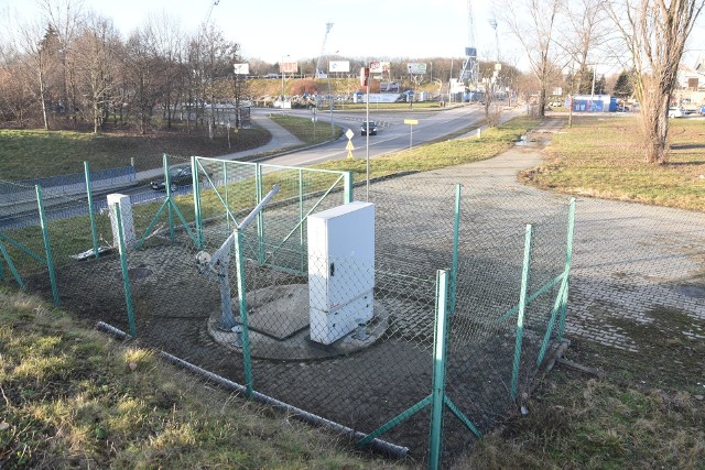 Przepompowania obok wiaduktu przy ul. Czerwonych Klonów w Tarnowie od początku roku nie miała stałego zasilania i nie pracowała. W czwartek uruchomiono zasilanie awaryjne