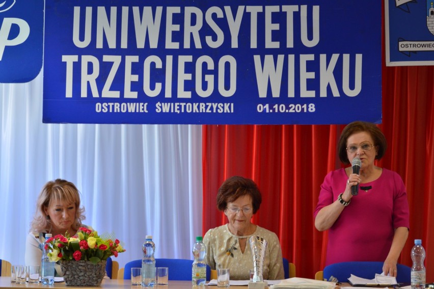 Uniwersytet Trzeciego Wieku w Ostrowcu rozpoczął szesnasty rok akademicki [ZDJĘCIA]