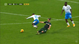 Grzegorz Krychowiak znów wyleciał z boiska [WIDEO]