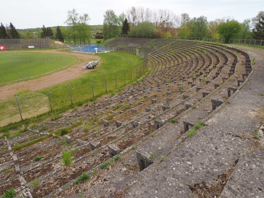 Na obiekty Gwardii składają trzy boiska boczne i stadion...