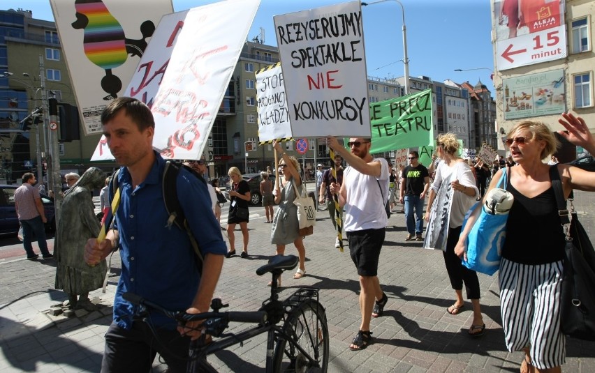 Wrocław: Protest zespołu Teatru Polskiego. Nie chcą Morawskiego na dyrektora (ZDJĘCIA)