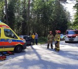Zderzenie ciężarówki z osobówką w gminie Smyków. Rannych troje nastolatków, na miejscu śmigłowiec LPR
