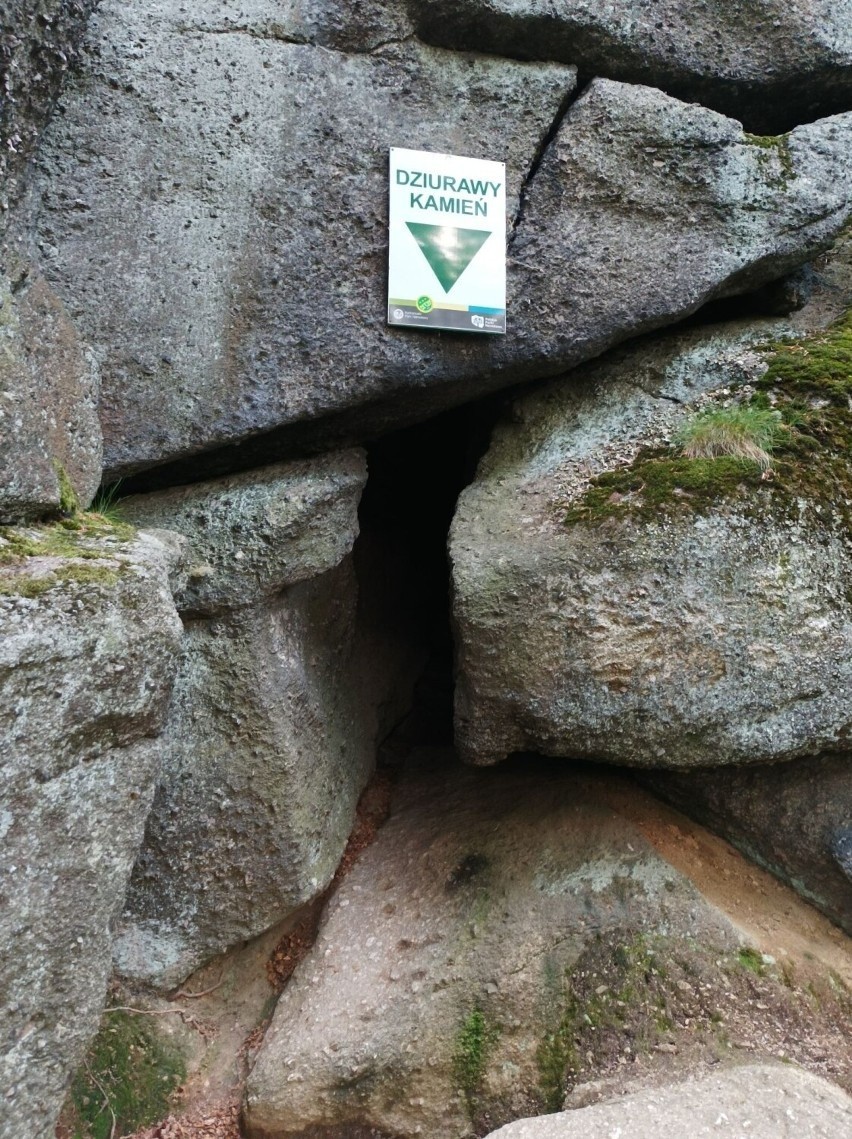 Jaskinia Dziurawy Kamień jest najdłuższą jaskinią...