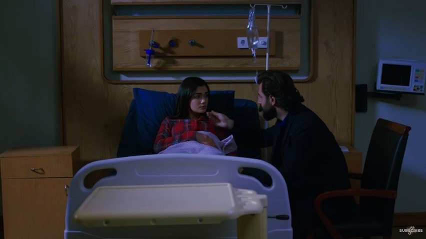 "Przysięga" odcinek 296. Emir spędza z Reyhan noc w szpitalu. Narin zdemaskuje Erhana? [STRESZCZENIE DOCINKA]