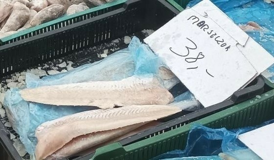 Ceny ryb na targowisku w grudniu 2023 - morszczuk filet 38 zł/kg