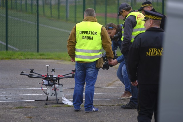 Dron z urządzeniem do monitorowania powietrza trafił do toruńskiej straży miejskiej w 2017 roku
