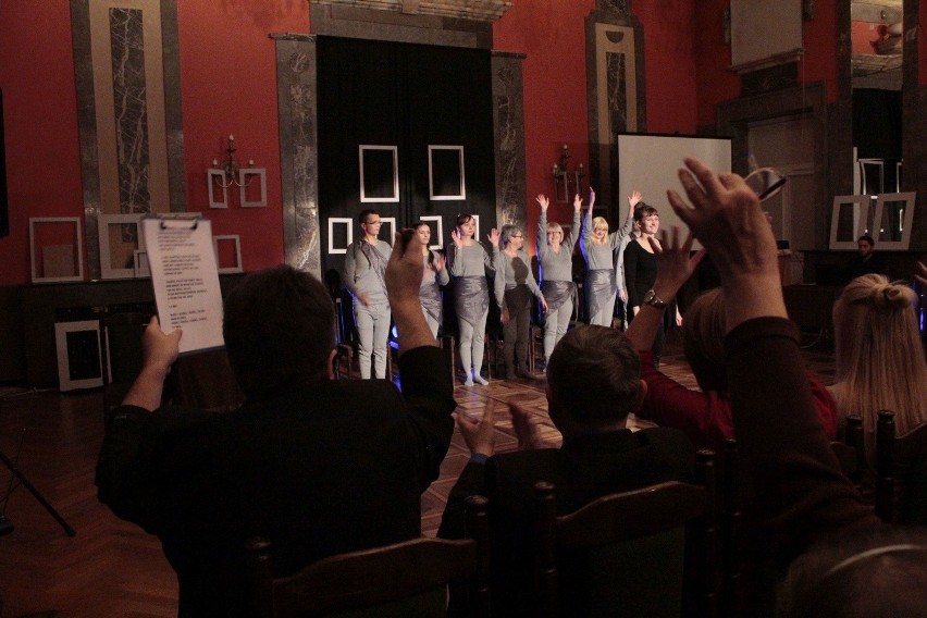 Pokazali "Sztukę ciszy". Wzruszający spektakl w Wojewódzkim Domu Kultury w Kielcach