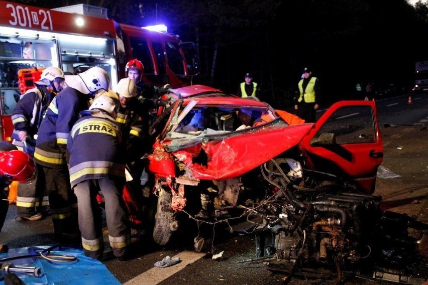 Wypadek na dk nr 94. Osobówka zderzyła się z autobusem