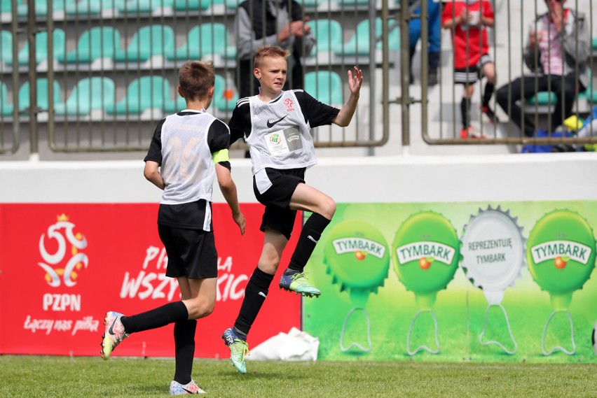 OMS SP 5 Szczecinek najlepsze w zachodnio-pomorskim w "Z podwórka na stadion o Puchar Tymbarku"