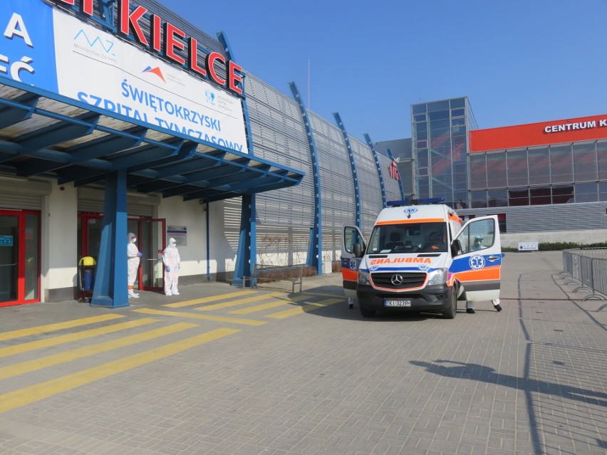 Szpital Tymczasowy w Targach Kielce będzie działał tylko do końca maja. Przyjął ponad 200 osób (ZDJĘCIA)