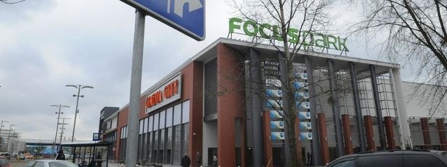 Budynek Focus Mall w Bydgoszczy boryka się z drobnymi usterkami, które jednak nie zagrażają konstrukcji.