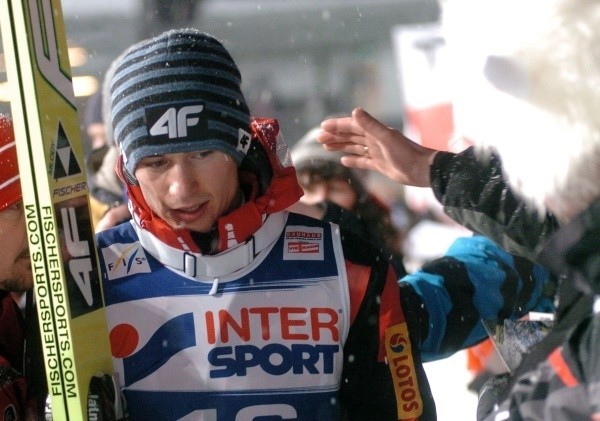 Kamil Stoch wygrywa w piątek Puchar Świata...