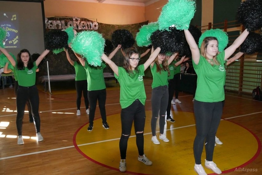 Festiwal Młodych Talentów SanLoRemo 2019 w Liceum Ogólnokształcącym w Kozienicach. Najlepsi wokaliści i zespoły zostały nagrodzone