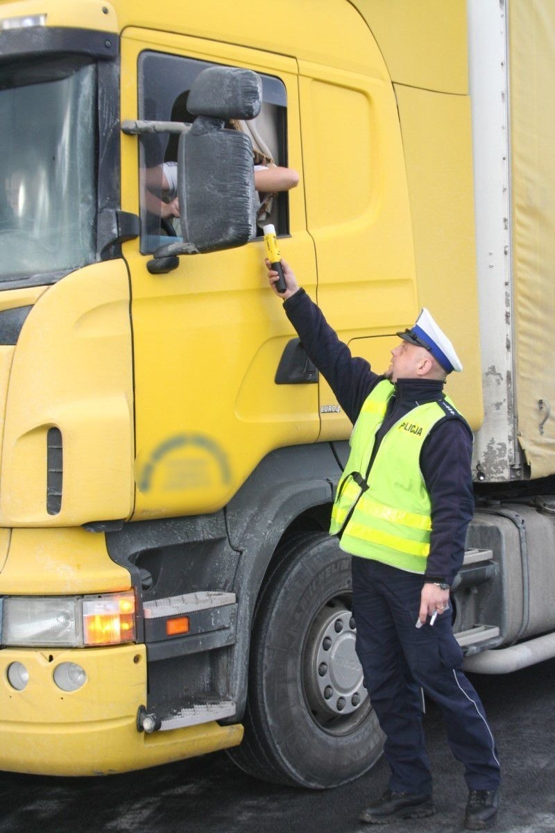 560 kontroli kierowców ciężarówek w powiecie świeckim