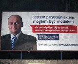 Prezydent Radomia jest "przystojniakiem". Kto zmienił plakaty?