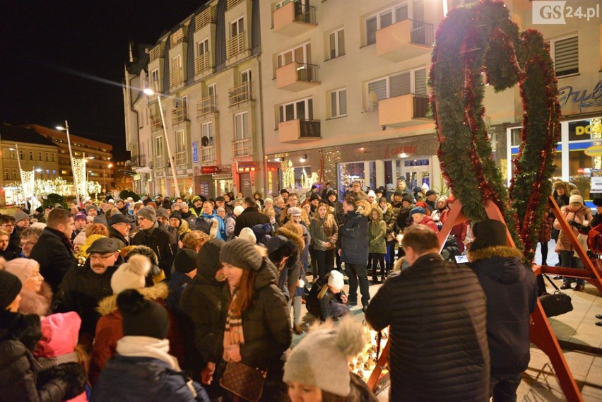 Świnoujście. Oddali hołd zmarłemu prezydentowi Gdańska Pawłowi Adamowiczowi [WIDEO, ZDJĘCIA]