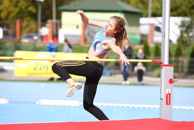 Karolina Wilk z ZTE Radom jest w stanie powalczyć o medal w skoku wzwyż w rywalizacji juniorek młodszych.