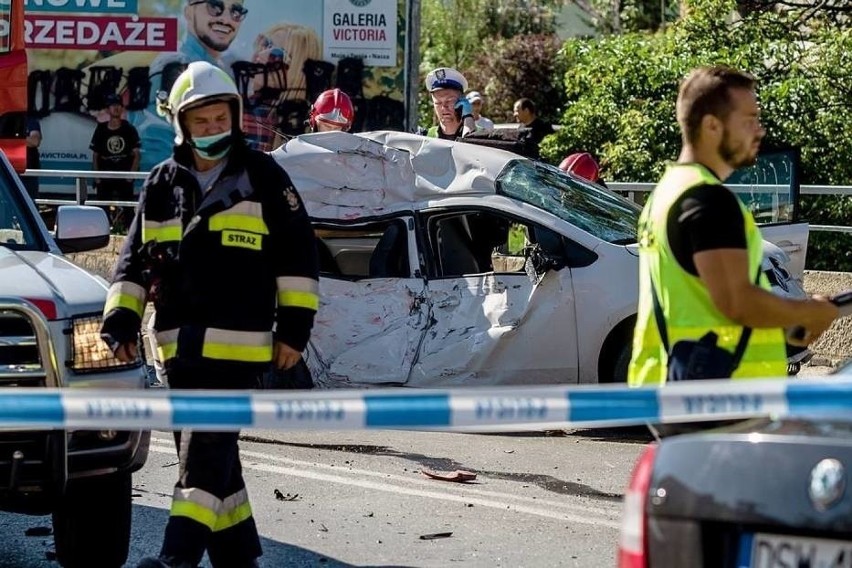 Zmarł kierowca ranny w tragicznym wypadku na drodze nr 35 (ZDJĘCIA)