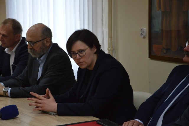 Najwięcej pytań było adresowanych do Teresy Bieli, zastępcy dyrektora Małopolskiego Oddziału Narodowego Funduszu Zdrowia