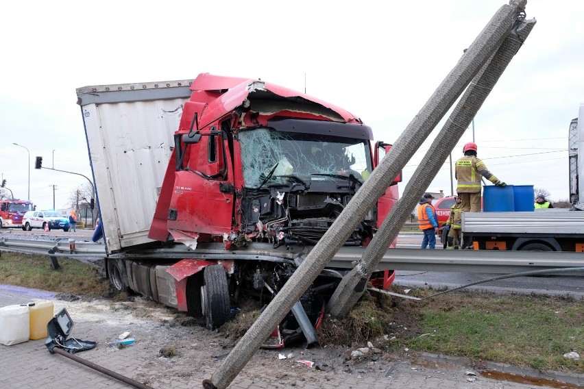 Tragiczny w skutkach wypadek wydarzył się na DK 10 2 grudnia...