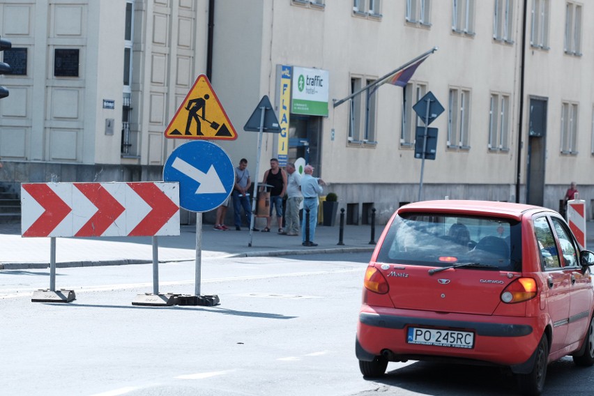 Rozpoczął się remont na ul. Niezłomnych. Uwaga na...