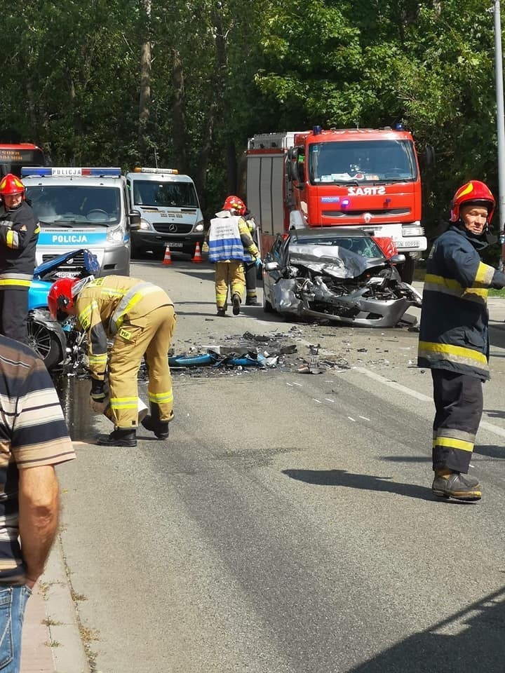 Wypadek w Mysłowicach. Trzy osoby zostały ranne w zderzeniu...